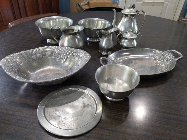 Image for Dutch Contents - Lincoln MKX, Tools, Jewelry, Home Decor, Kitchen, Furniture, Home Goods, Glass, Cookware, Antiques, Medals, Photography, Large Equipment, Bicycles