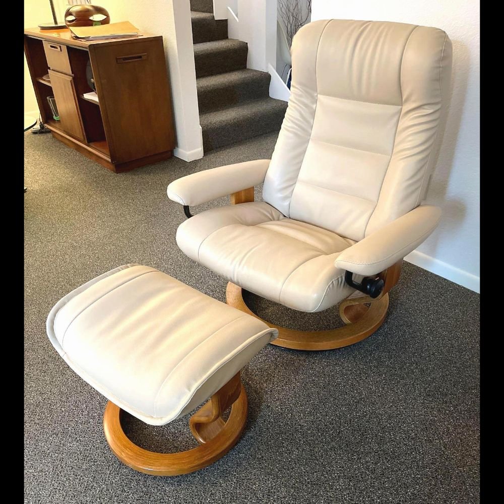 Image for De Armoun Designer Furnishings Auction