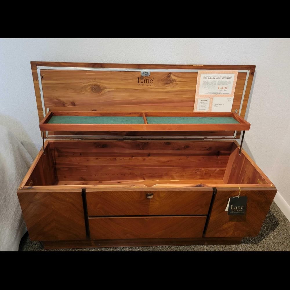 Image for De Armoun Designer Furnishings Auction