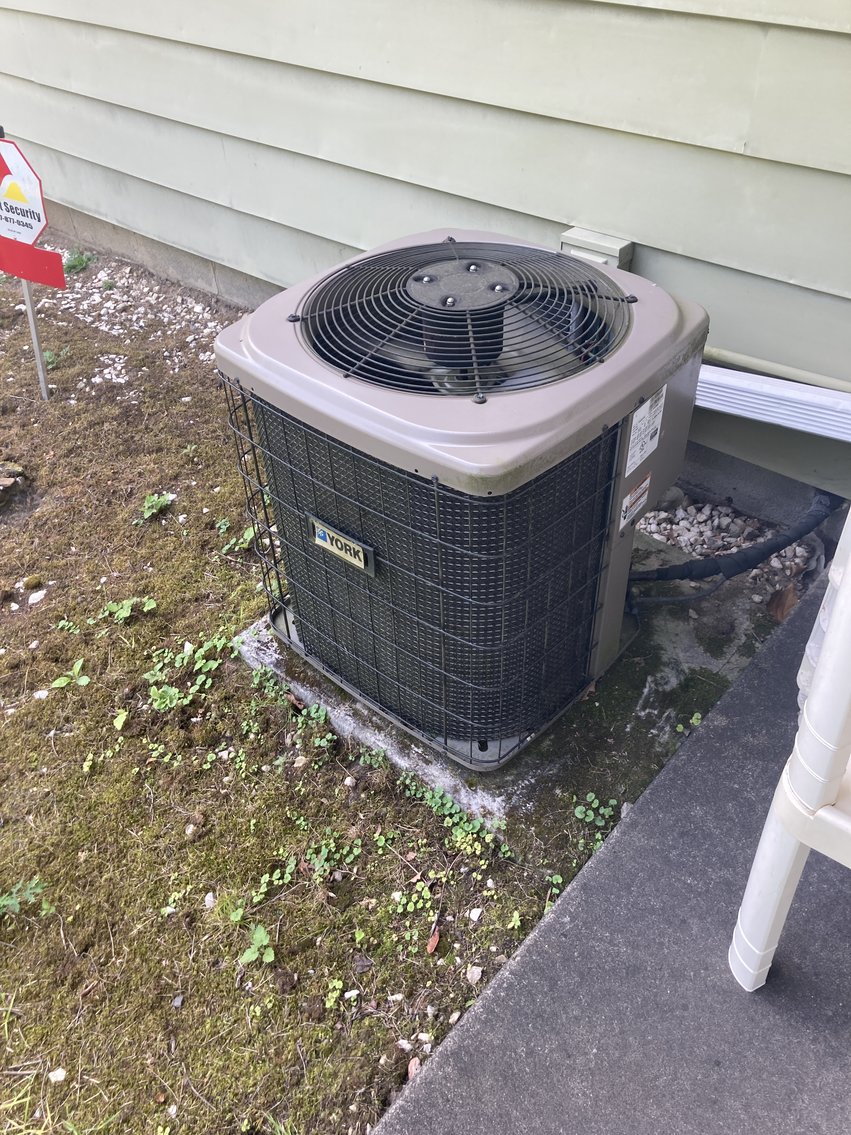 Image for Morgantown, WV - Riding Mower, Household Items, Furniture, & more!