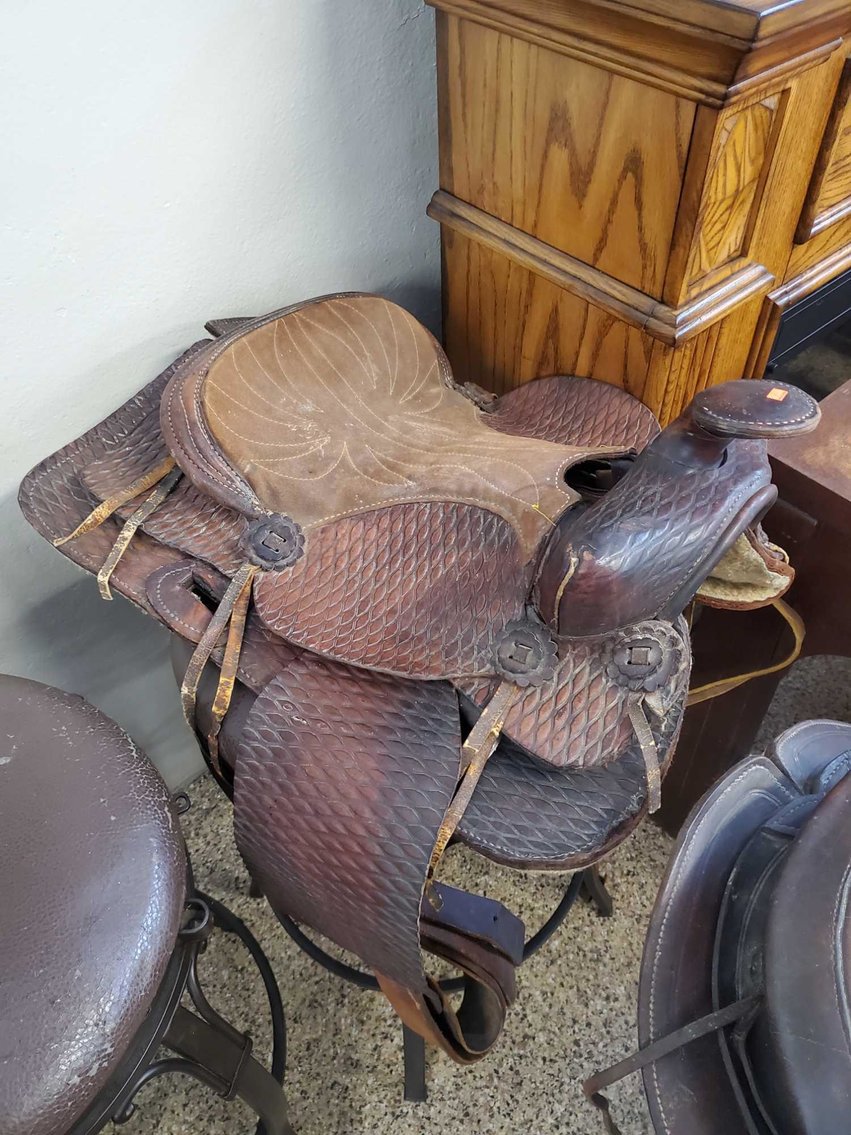 Image for Furniture, Collectibles, Household-Main back half