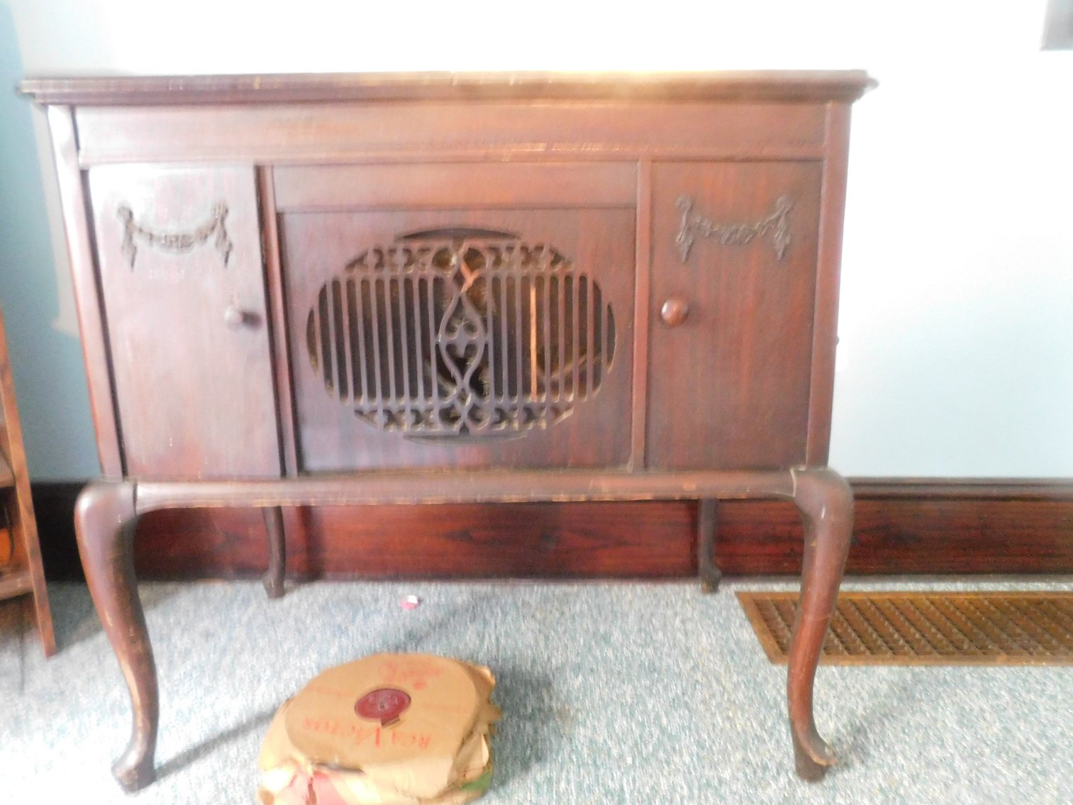 Image for Rowlesburg, WV – Online Moving Auction: Furniture, Quilts, Glassware, Tools & More!