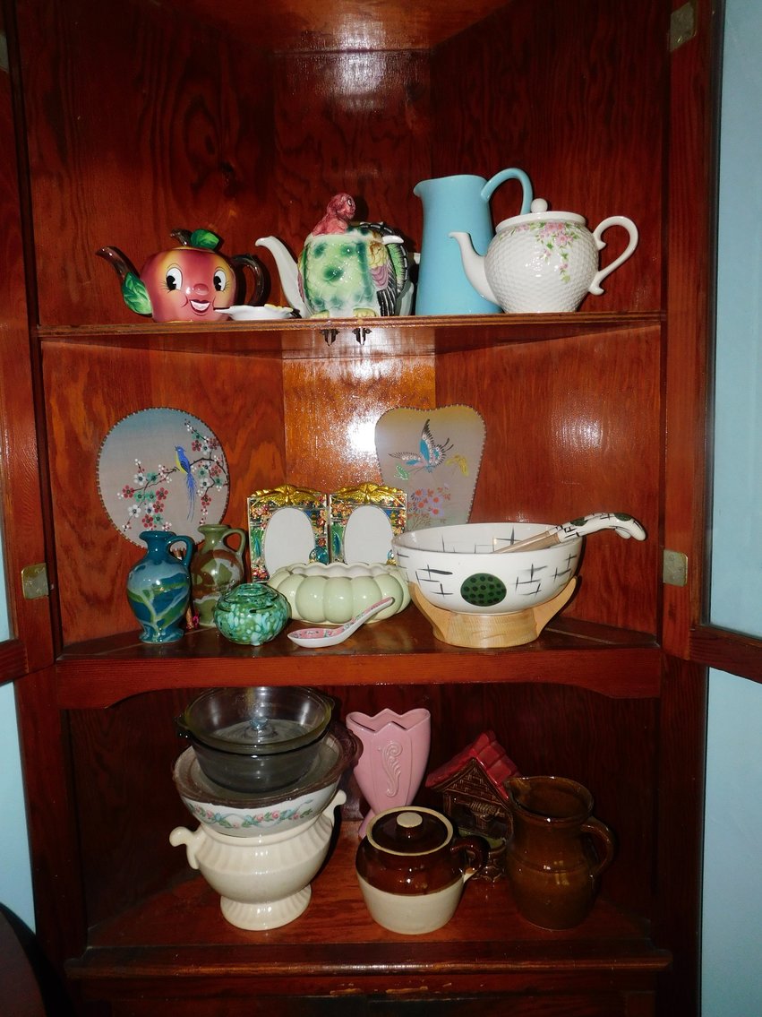 Image for Rowlesburg, WV – Online Moving Auction: Furniture, Quilts, Glassware, Tools & More!