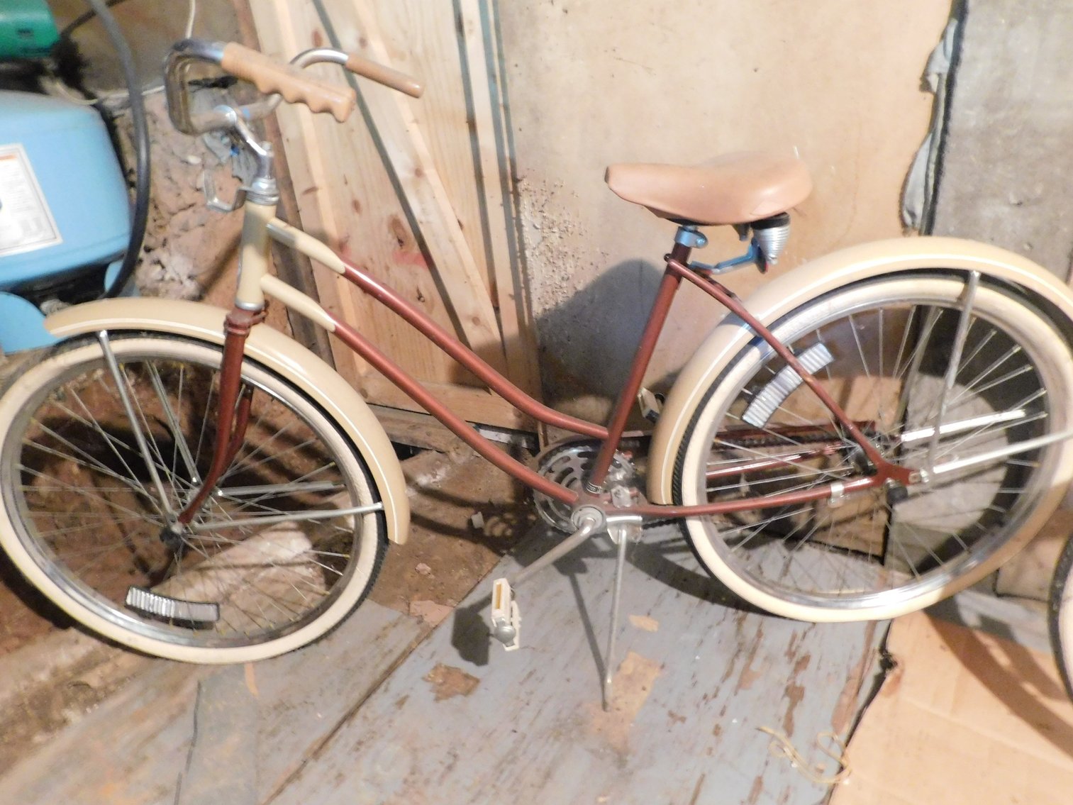 Image for Rowlesburg, WV – Online Moving Auction: Furniture, Quilts, Glassware, Tools & More!