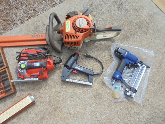 Image for PUBLIC ESTATE AUCTION ((LIVING)