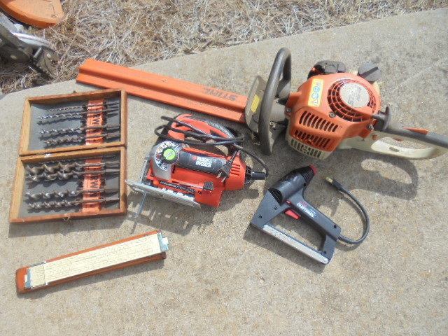 Image for PUBLIC ESTATE AUCTION ((LIVING)