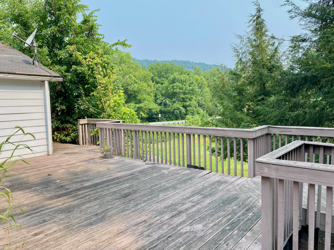 Image for 4 BR/2 BA Home on 1.1 +/- Acres in Western Loudoun County, VA