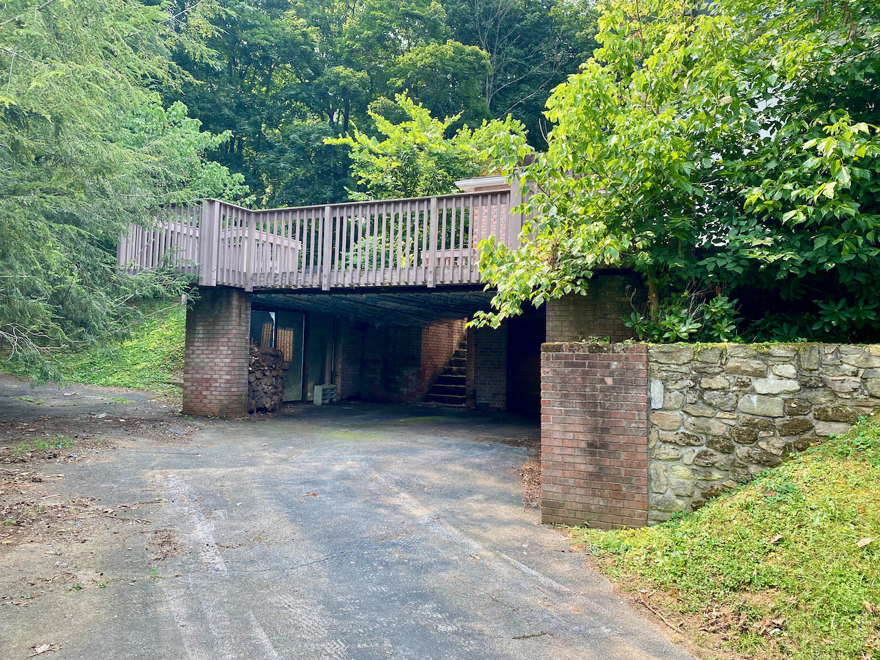 Image for 4 BR/2 BA Home on 1.1 +/- Acres in Western Loudoun County, VA