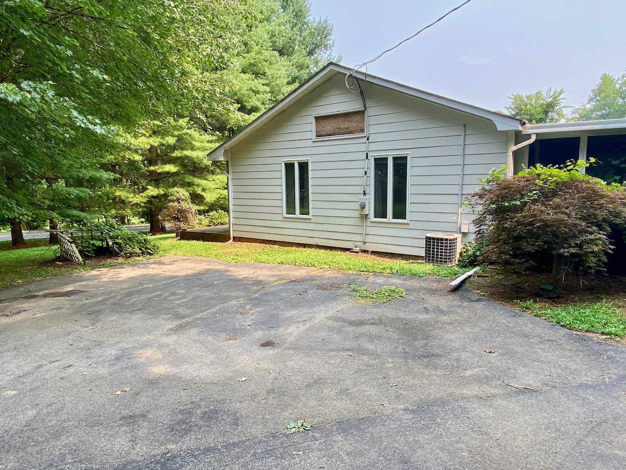 Image for 4 BR/2 BA Home on 1.1 +/- Acres in Western Loudoun County, VA