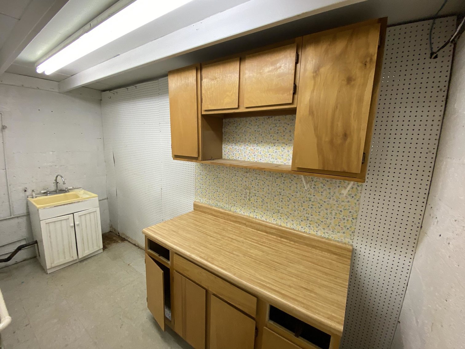 Image for SOLD $231,000 - Large Commercial Building with Ample Parking Selling to The Highest Bidder