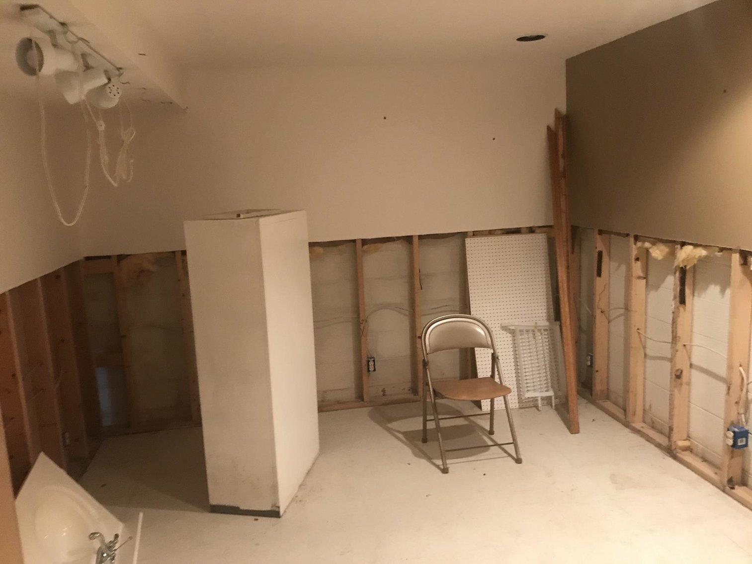 Image for SOLD $66,000 - 5-Bedroom Home Selling to the Highest Bidder