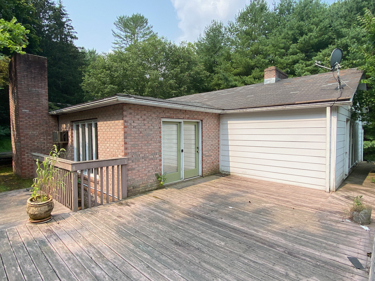 Image for REAL ESTATE AUCTION - 4 BR/2 BA Home on 1.1 +/- Acres in Western Loudoun County, VA