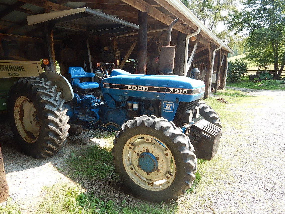 Image for Mannington, WV – HUGE FARM AUCTION! Auction 1 of 4! Tractor, Truck, Equipment, Tools and MORE!