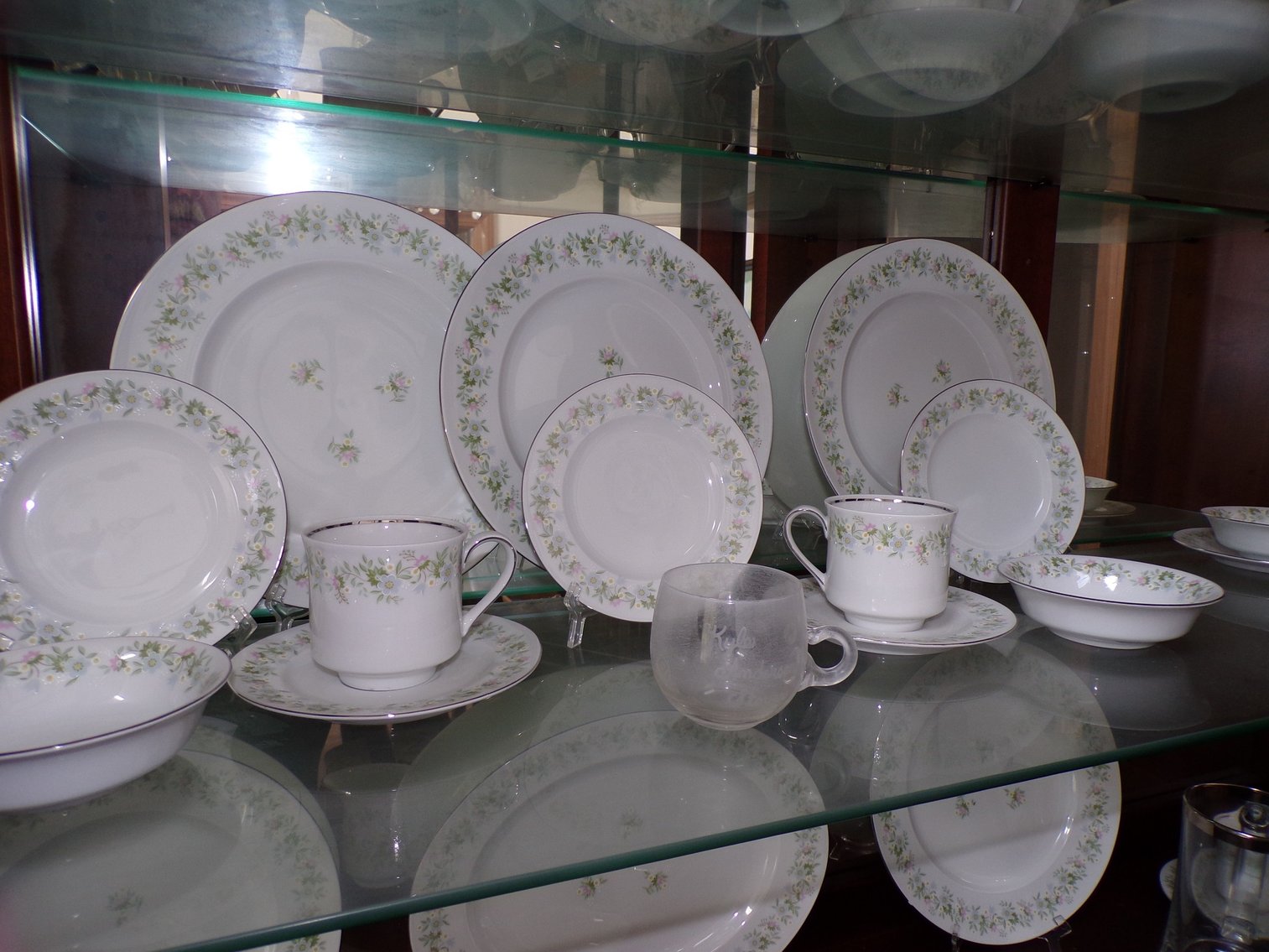 Image for Charleston, WV - House Holds Goods , Crafts, Art Furniture , and Tools