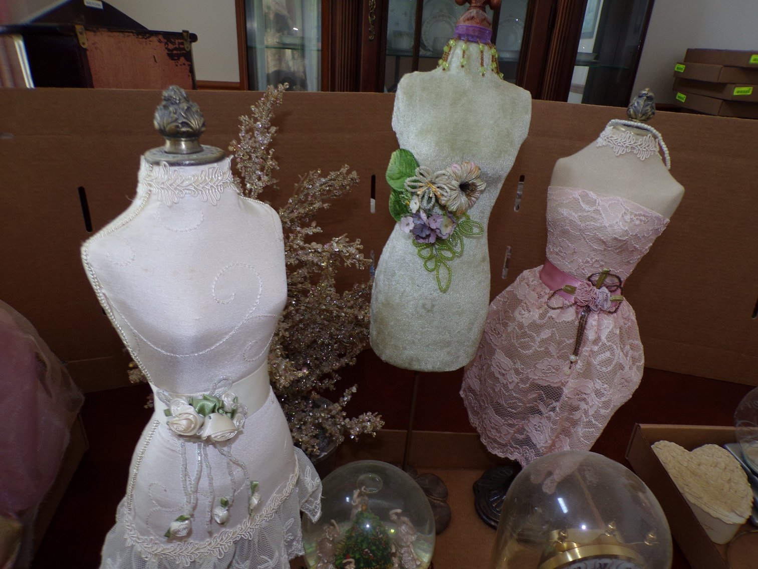 Image for Charleston, WV - House Holds Goods , Crafts, Art Furniture , and Tools
