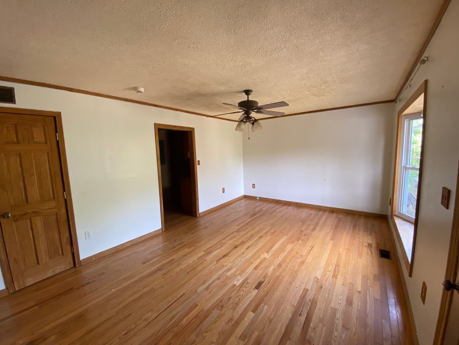 Image for SOLD $90,750 - Spacious Tri-Level 4 Bedroom