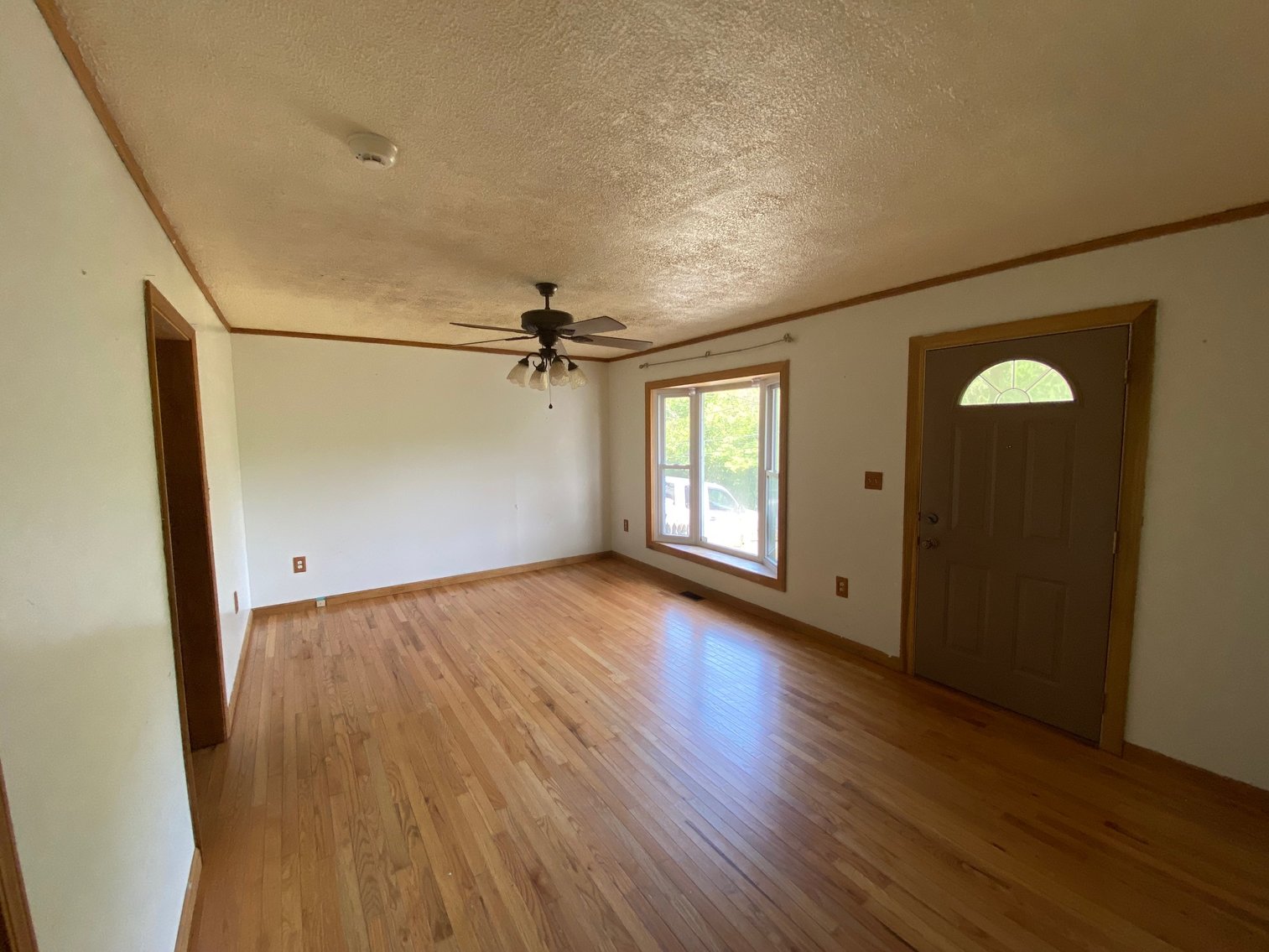 Image for SOLD $90,750 - Spacious Tri-Level 4 Bedroom