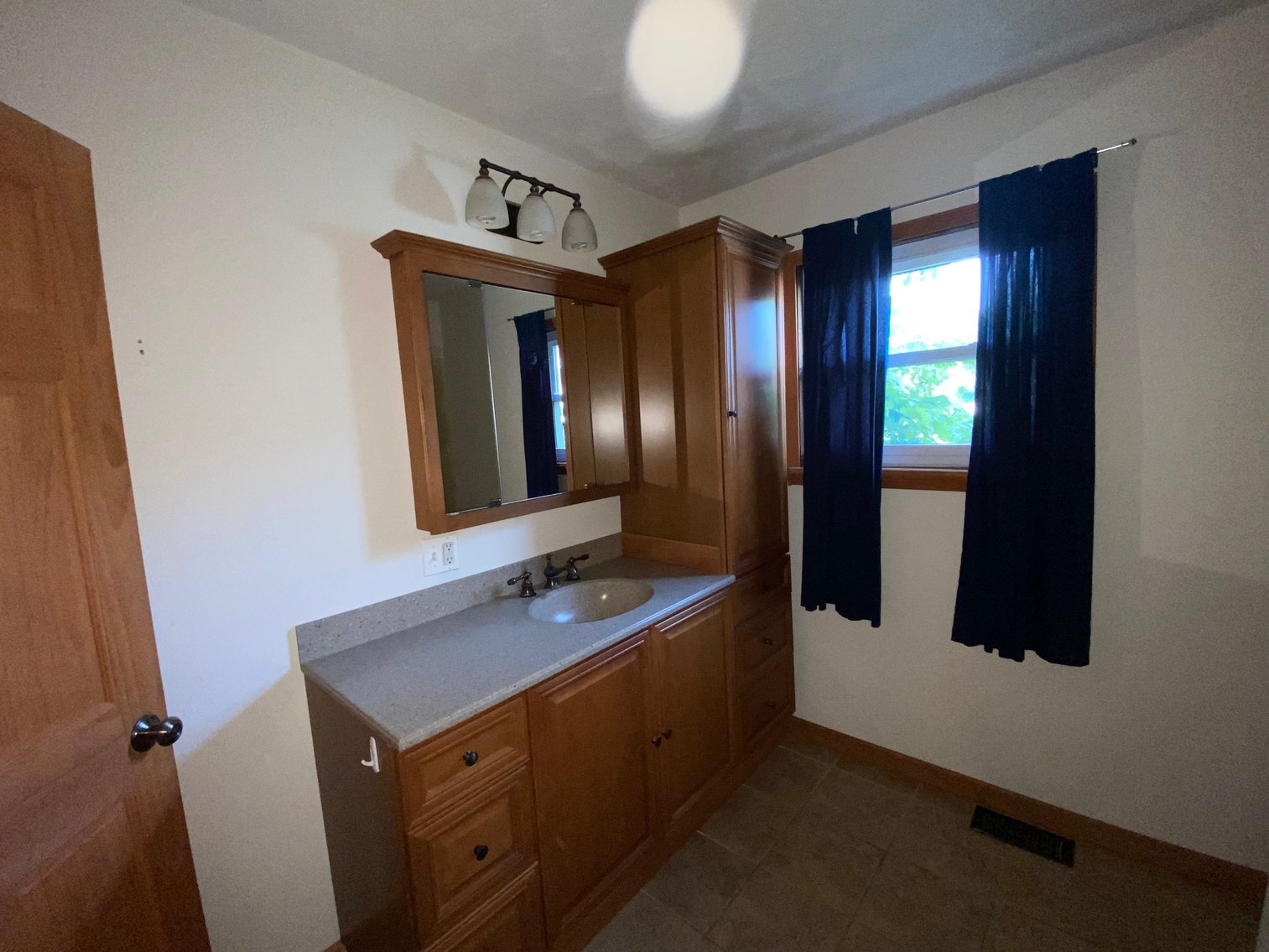 Image for SOLD $90,750 - Spacious Tri-Level 4 Bedroom