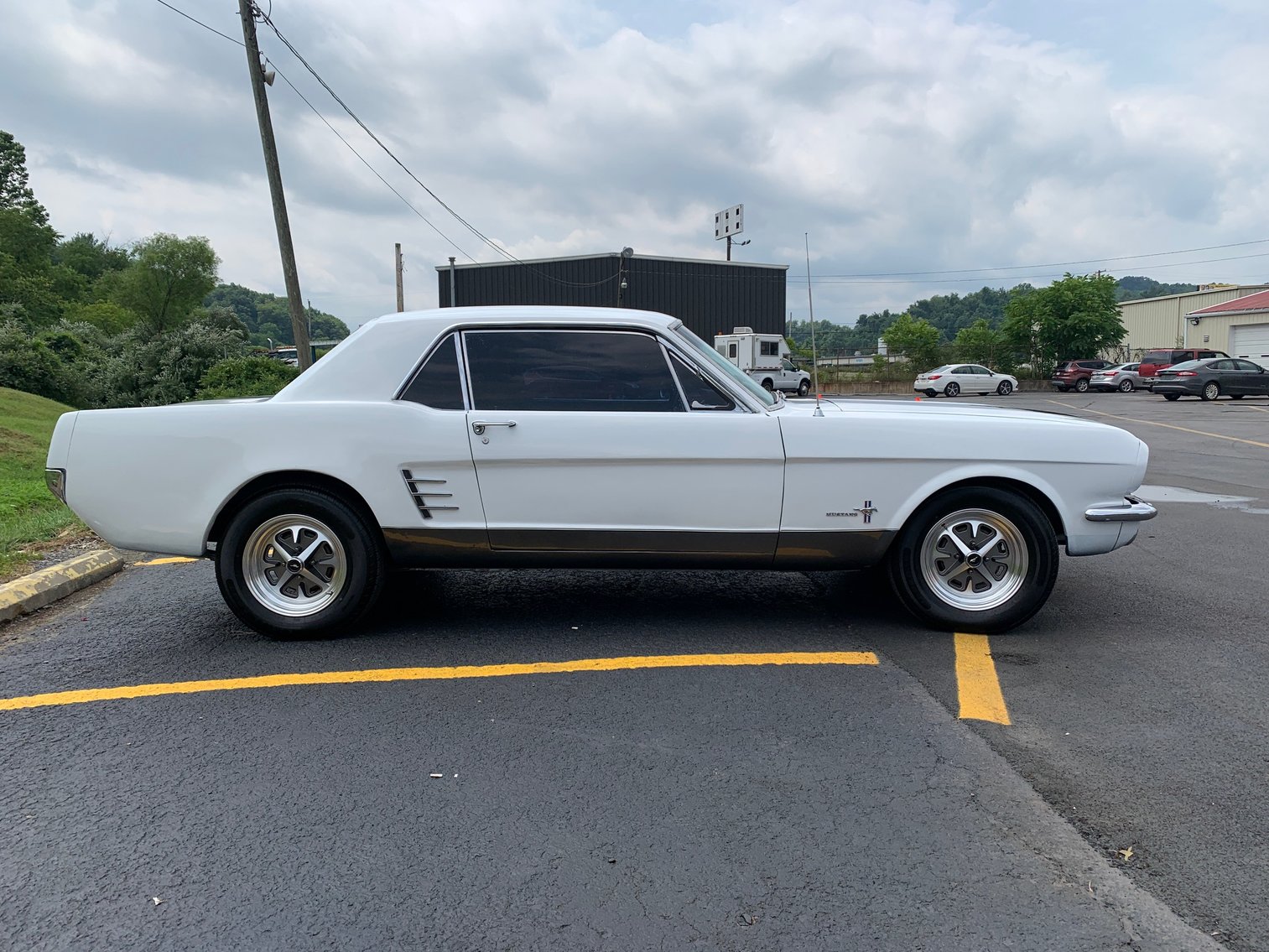 Image for Online Antique Car Auction: ’66 Corvette, ’70 ½ Trans Am, ’74 Corvette, ’86 Corvette, ’89 Cougar