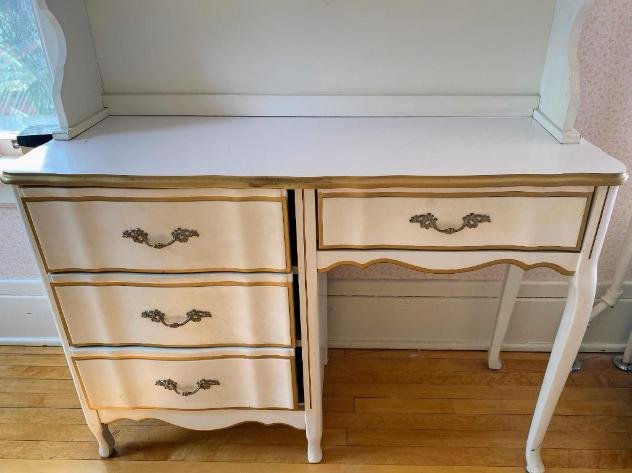 Saint Paul Vintage Furniture Auction