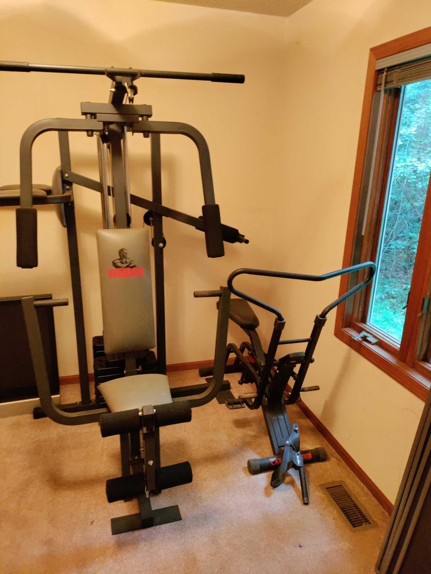 Image for Hand Tools, Clocks, Kitchen Items, Calipers, Decor, Exercise Equipment, Furniture, Power Tools, Lawn Mower, Ladders - Online Estate Auction