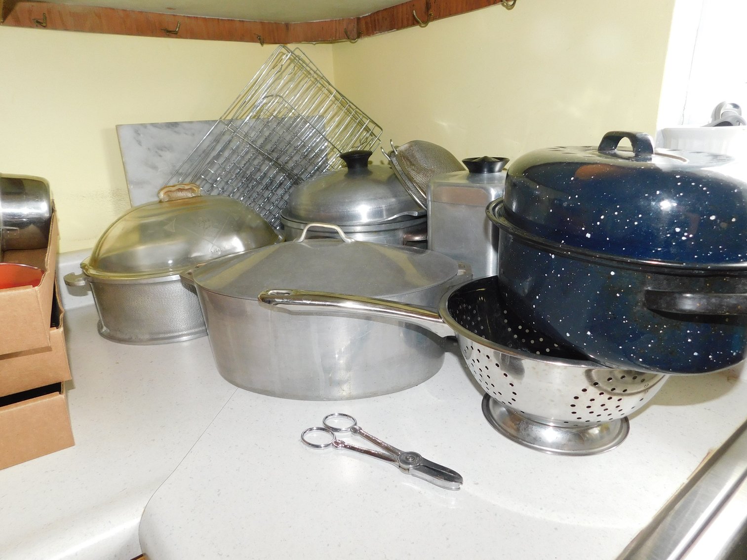 Image for Morgantown, WV – Estate of Betty L Eddy: McCoy/Roseville Pottery, Household Furniture & Furnishings, Tools, and more!