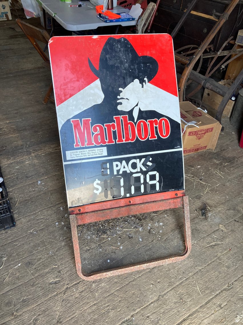 Image for Venetia, PA – 250 + Lot Antique, Glassware, & Collectibles Auction!