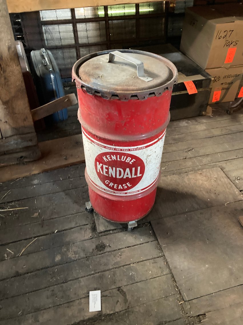 Image for Venetia, PA – 250 + Lot Antique, Glassware, & Collectibles Auction!