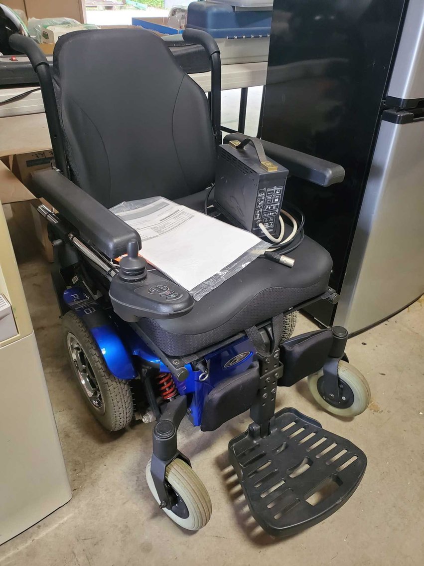 Image for Tools, Furniture, Collectibles-Faeger Ln