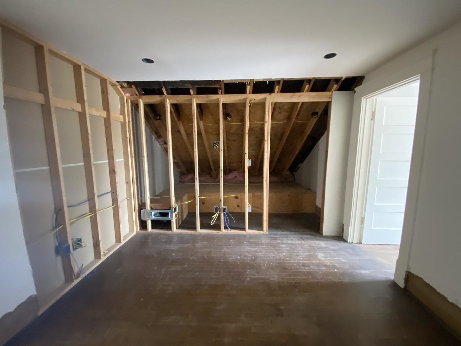 Image for SOLD $220,000 - 9,000+/- Sq Ft Classic Style Home in South Hills