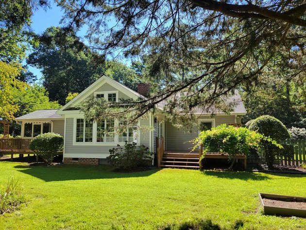 Image for 146 W. Queens Drive