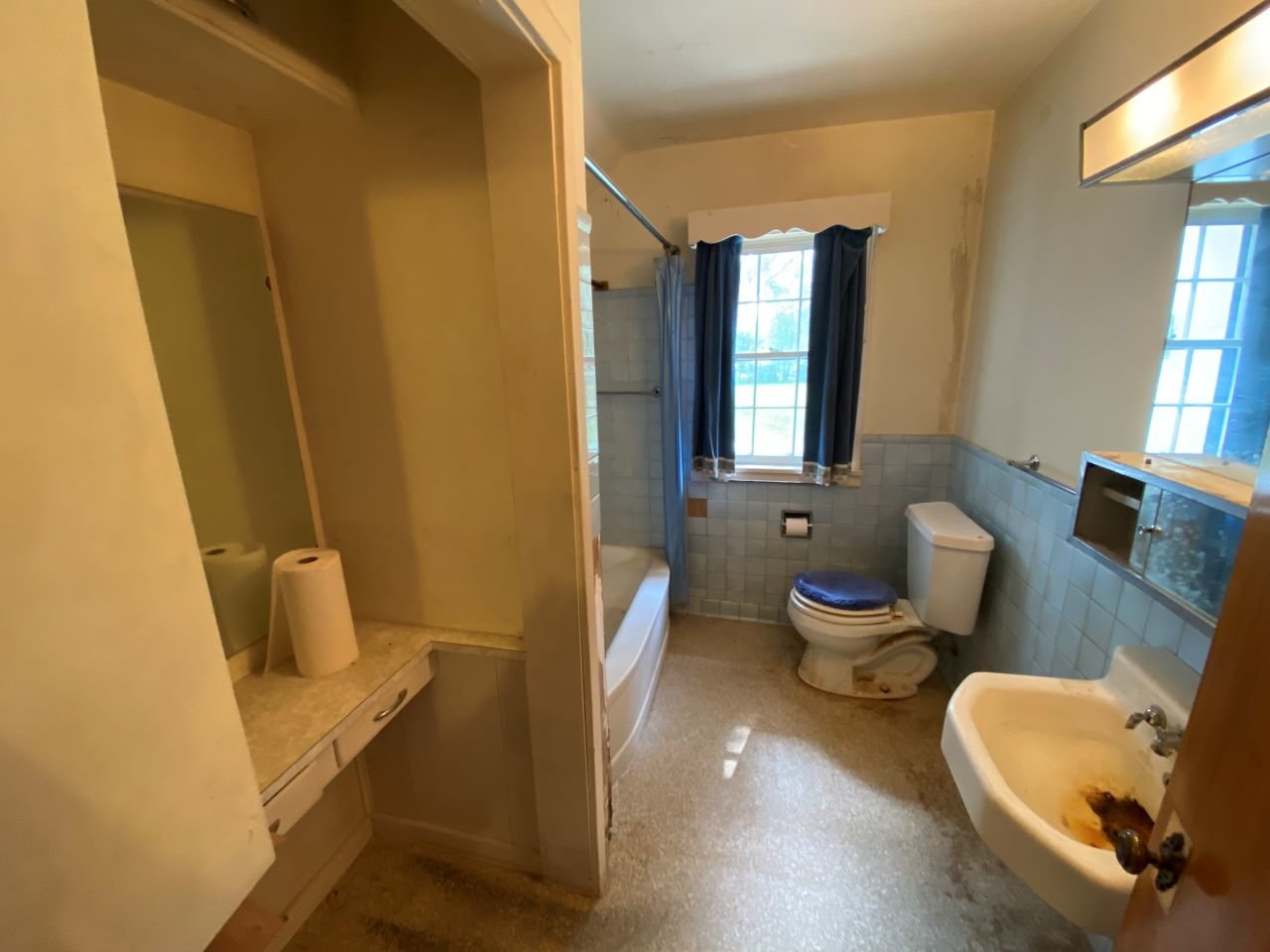 Image for Larson Real Estate Auction