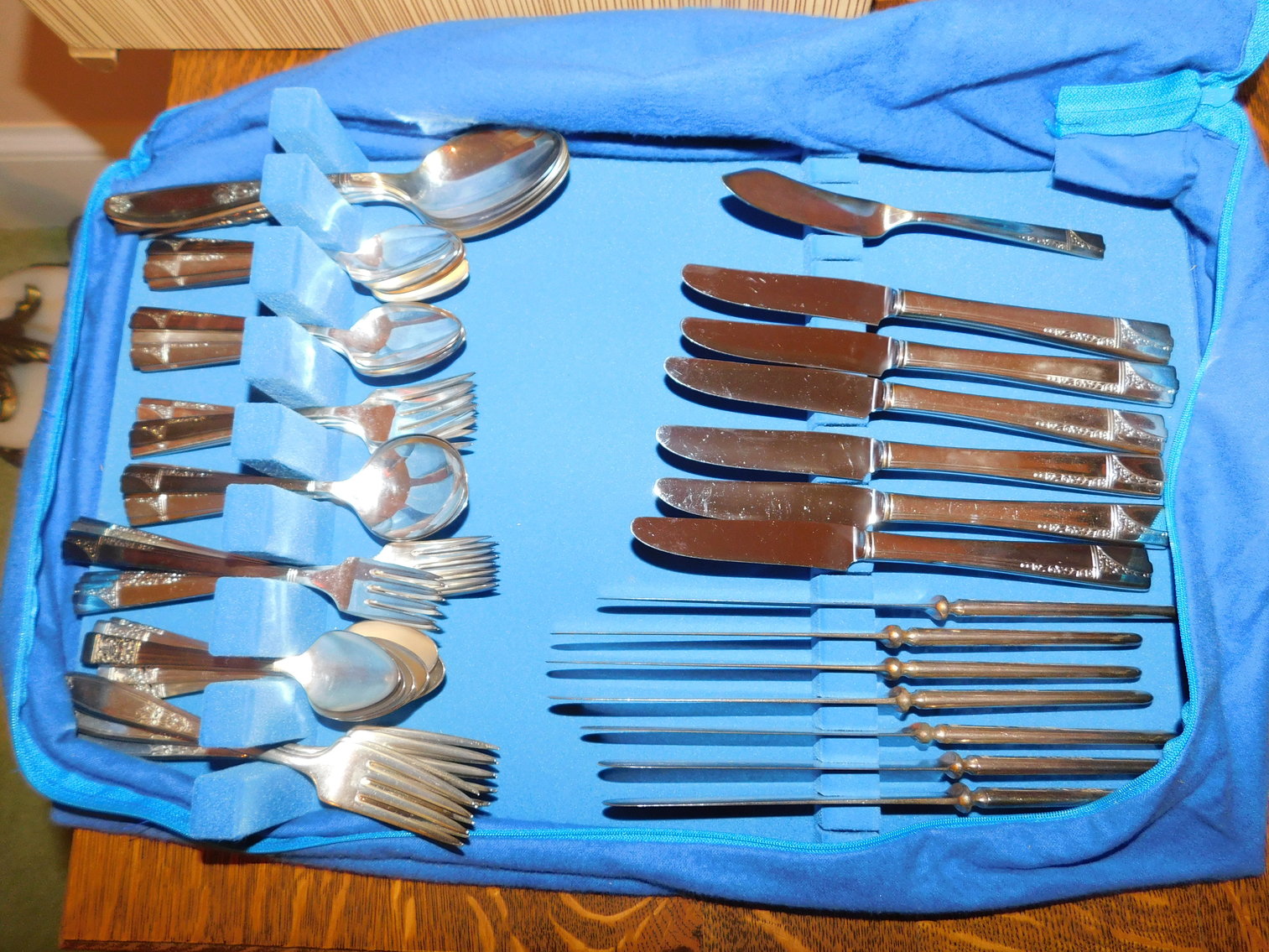 Image for Waynesburg, PA –Compete Estate Auction: Antique & Modern Furniture, Antiques, Collectibles, Costume Jewelry, Glass, China and More!