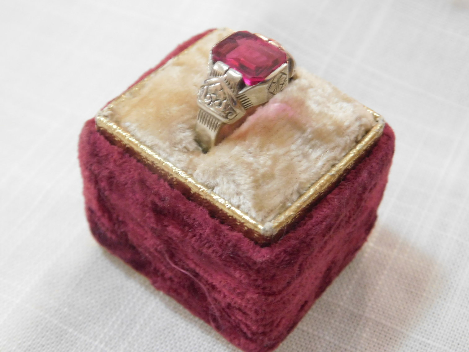 Image for Waynesburg, PA –Compete Estate Auction: Antique & Modern Furniture, Antiques, Collectibles, Costume Jewelry, Glass, China and More!