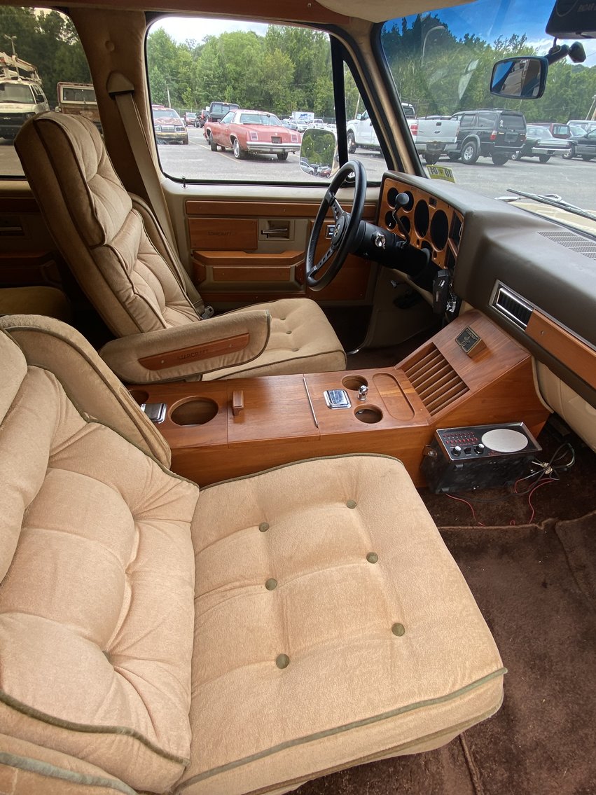 Image for 1982 GMC Suburban Sierra 1500 Diesel 6.2 Litre Limited Edition One Owner Garage Kept Immaculate Condition- Sells to the Highest Bidder!