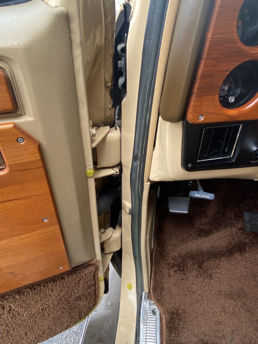 Image for 1982 GMC Suburban Sierra 1500 Diesel 6.2 Litre Limited Edition One Owner Garage Kept Immaculate Condition- Sells to the Highest Bidder!