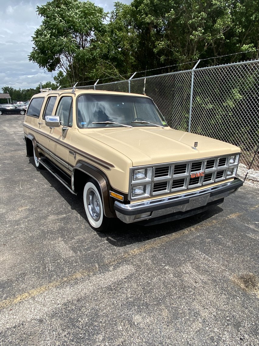 Image for 1982 GMC Suburban Sierra 1500 Diesel 6.2 Litre Limited Edition One Owner Garage Kept Immaculate Condition- Sells to the Highest Bidder!
