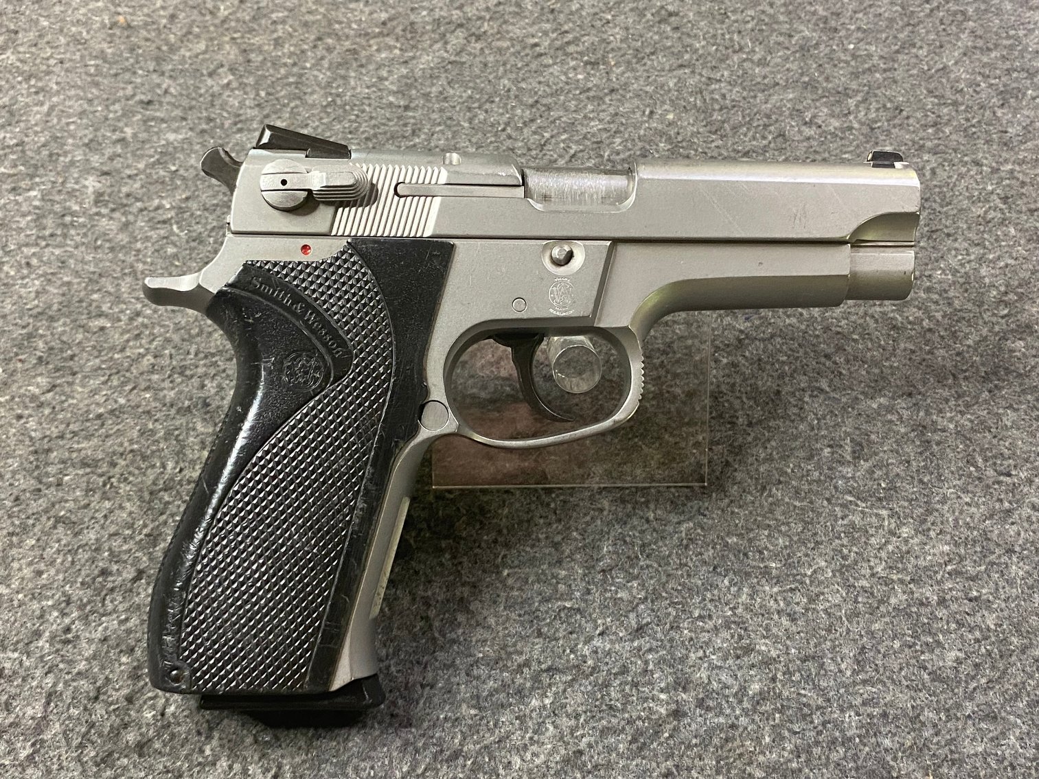 Image for Mannington, WV – Estate of Rick Lilley: Guns, Ammo, Knives, Scopes, Reloading Items and More!