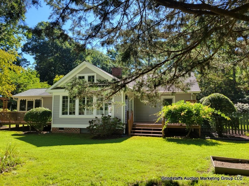 Image for 146 W. Queens Drive