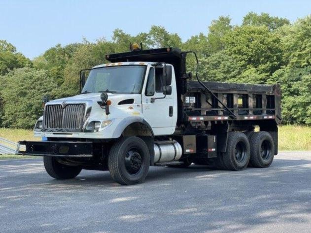 Image for For Sale: 2005 International 7600 Truck