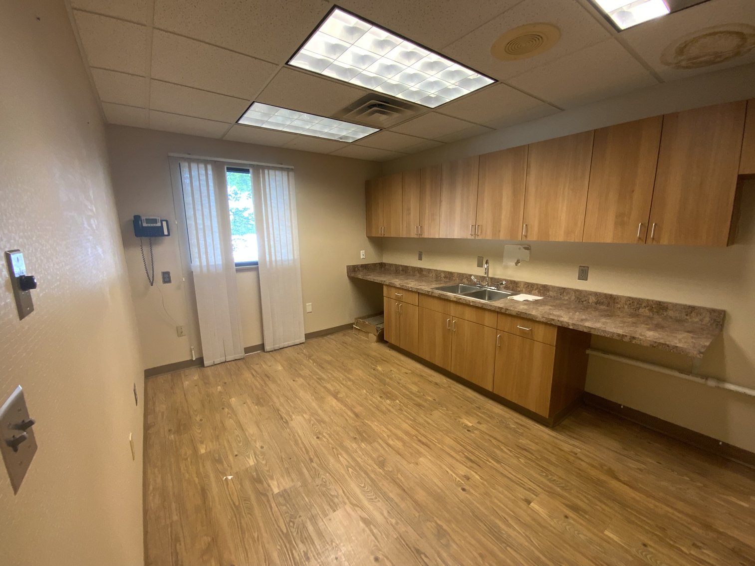 Image for MINIMUM BID AUCTION $199,000! 3829 Woodley Rd