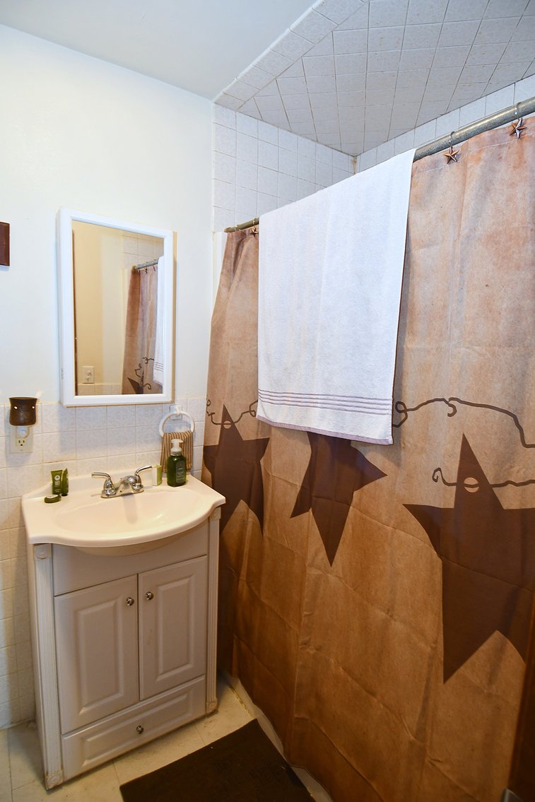 Image for Farm House Online Reserve Auction