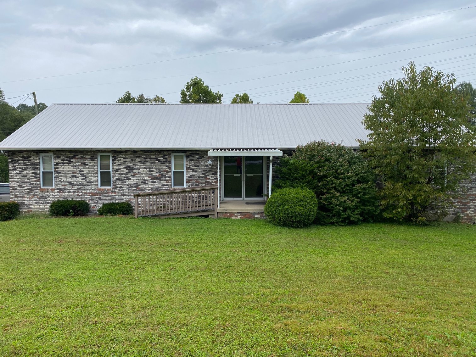 Office Building on 1.2 Acres in Teays Valley
