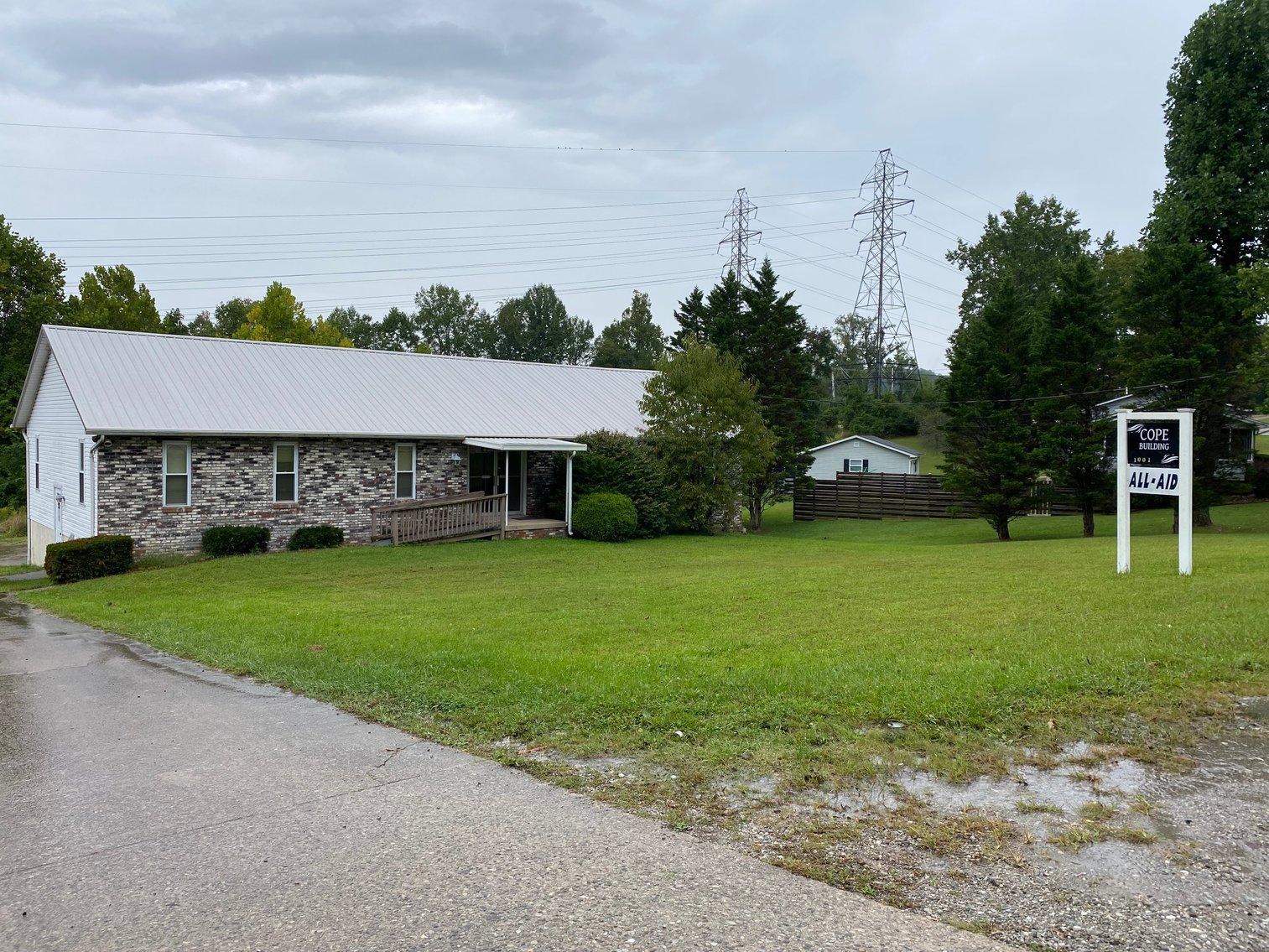 Office Building on 1.2 Acres in Teays Valley