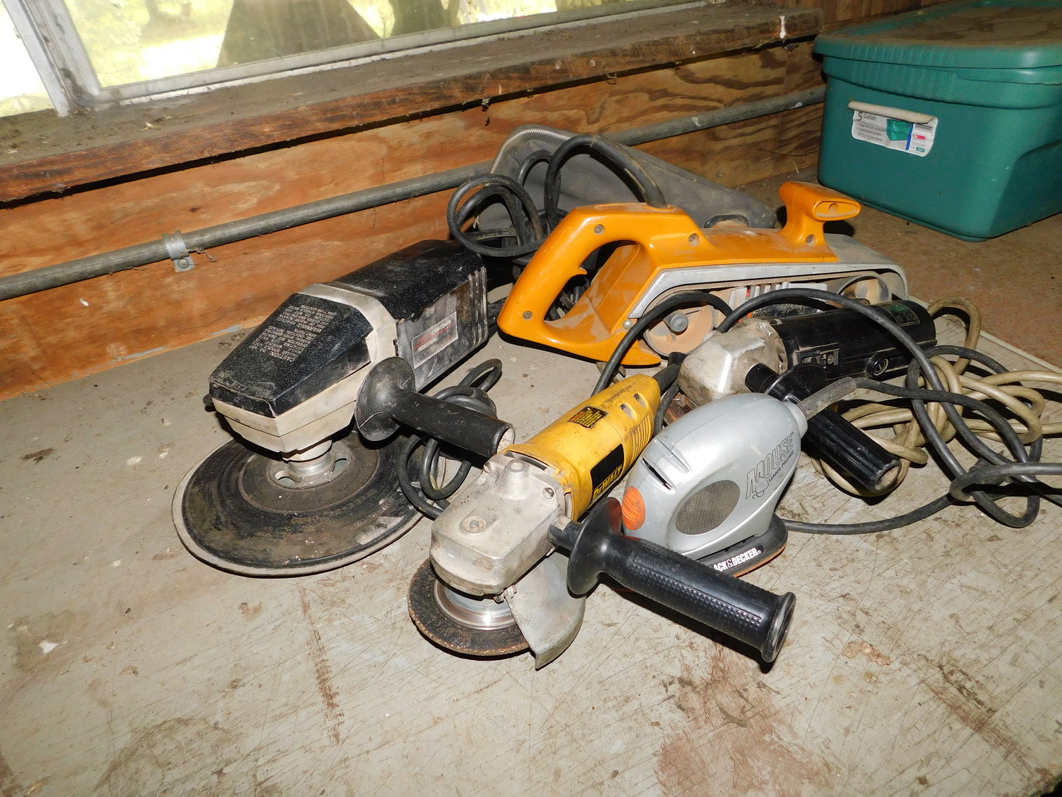 Buckhannon, WV Sunny Creek Stables Auction! JD 2150 w/Attachments, Cub Cadet riding mower, tools,