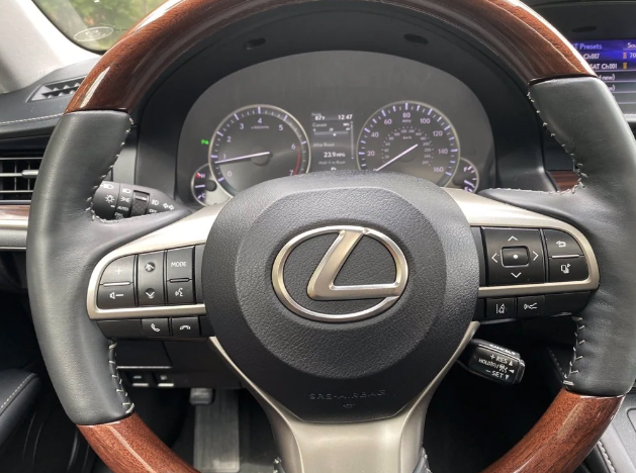 Image for For Sale: Public Virtual Auto Auction: 2018 Lexus ES 350 Passenger Car