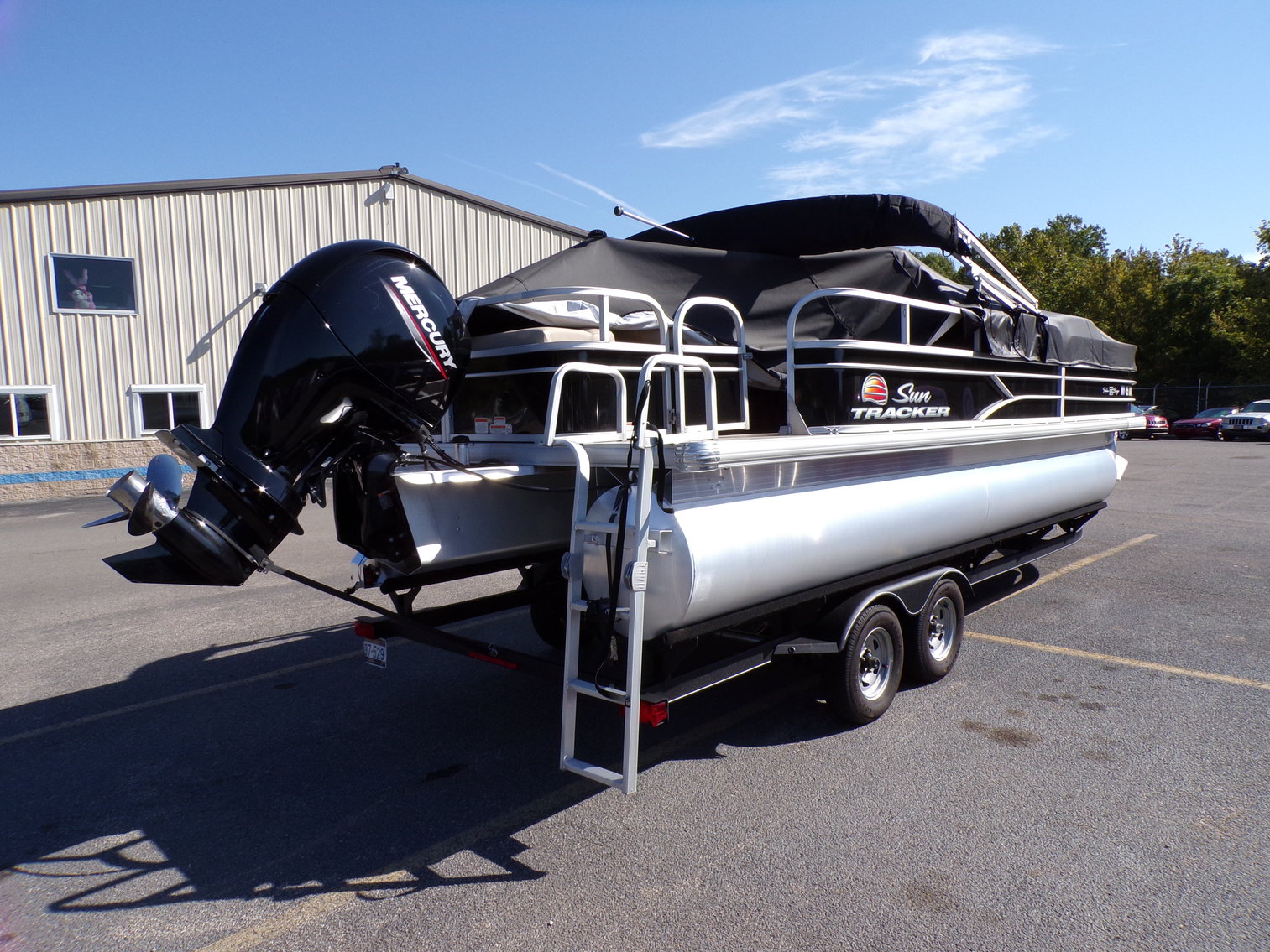 Image for Saint Albans, WV - 2019 Sun Tracker Boat, 1999 Mercedes-Benz, 1992 Humvee