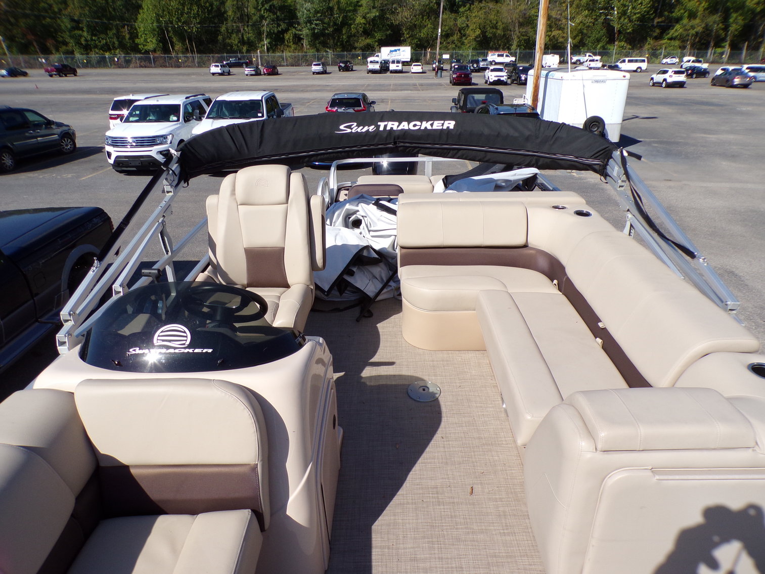 Image for Saint Albans, WV - 2019 Sun Tracker Boat, 1999 Mercedes-Benz, 1992 Humvee