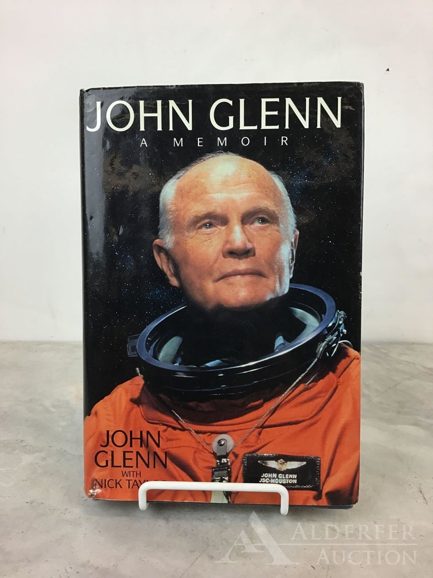 Image for Autograph Books | October 20, 2021 at 10:00 AM