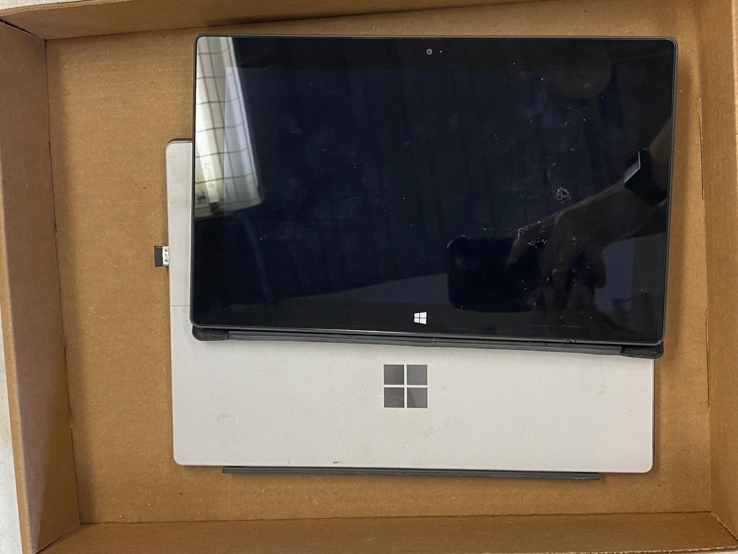 Image for Pittsburgh, PA – Pittsburgh Airport Auction: Lost & Found Items, Jewelry, Tech, Clothing, etc.